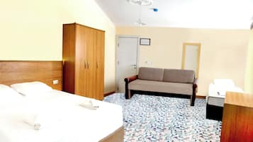 Standard Room | 1 bedroom, minibar, laptop workspace, free WiFi