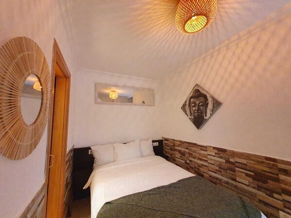 1 camera, Wi-Fi gratuito, lenzuola