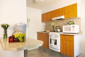 Business Apartment | Private kitchen - Loft Berlin by The Local Way (Mexico City)