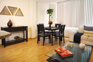 Business Apartment | 1 bedroom, desk, iron/ironing board, free WiFi - Loft Berlin by The Local Way (Mexico City)