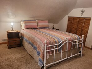 2 bedrooms, desk, iron/ironing board, free WiFi -  Walk  to Town Cnt, Family Friendly, 2 bd 2 bth, Mnt View, Deck-Grill-Wildlife (Cripple Creek)