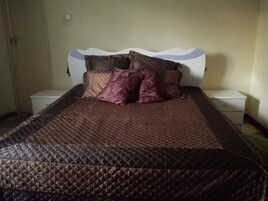 Room | 2 bedrooms, in-room safe, blackout drapes, iron/ironing board