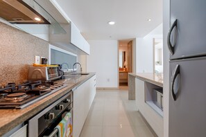 Frigorifero, forno, piano cottura