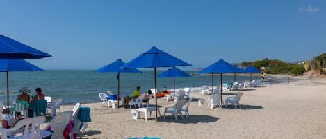 Una spiaggia nelle vicinanze