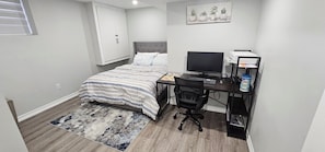 1 bedroom, desk, iron/ironing board, free WiFi