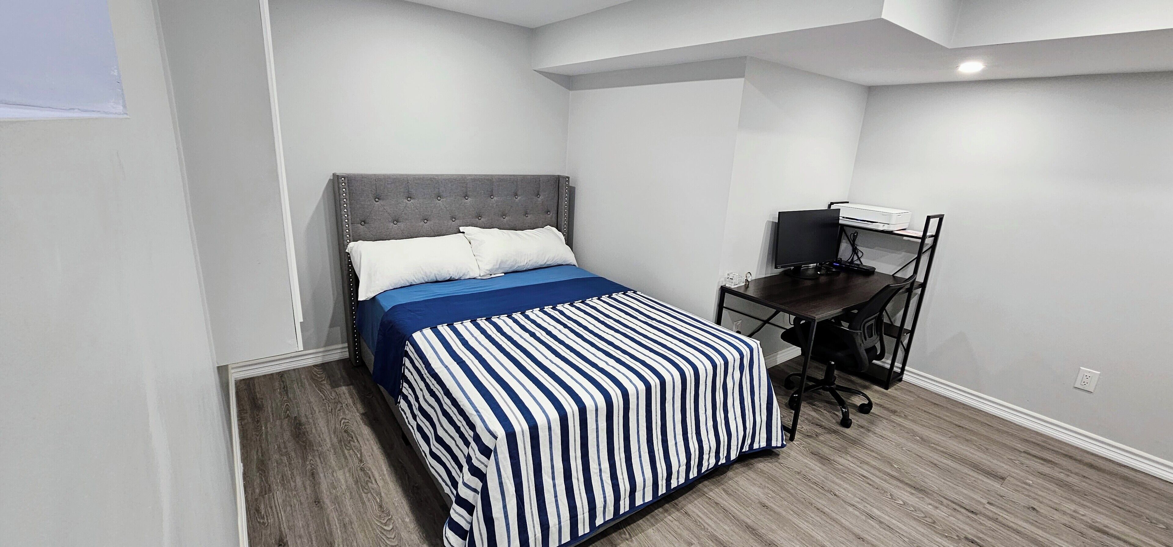 1 habitación, escritorio, tabla de planchar con plancha y wifi gratis 