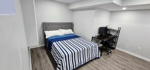 1 chambre, bureau, fer et planche à repasser, Wi-Fi gratuit