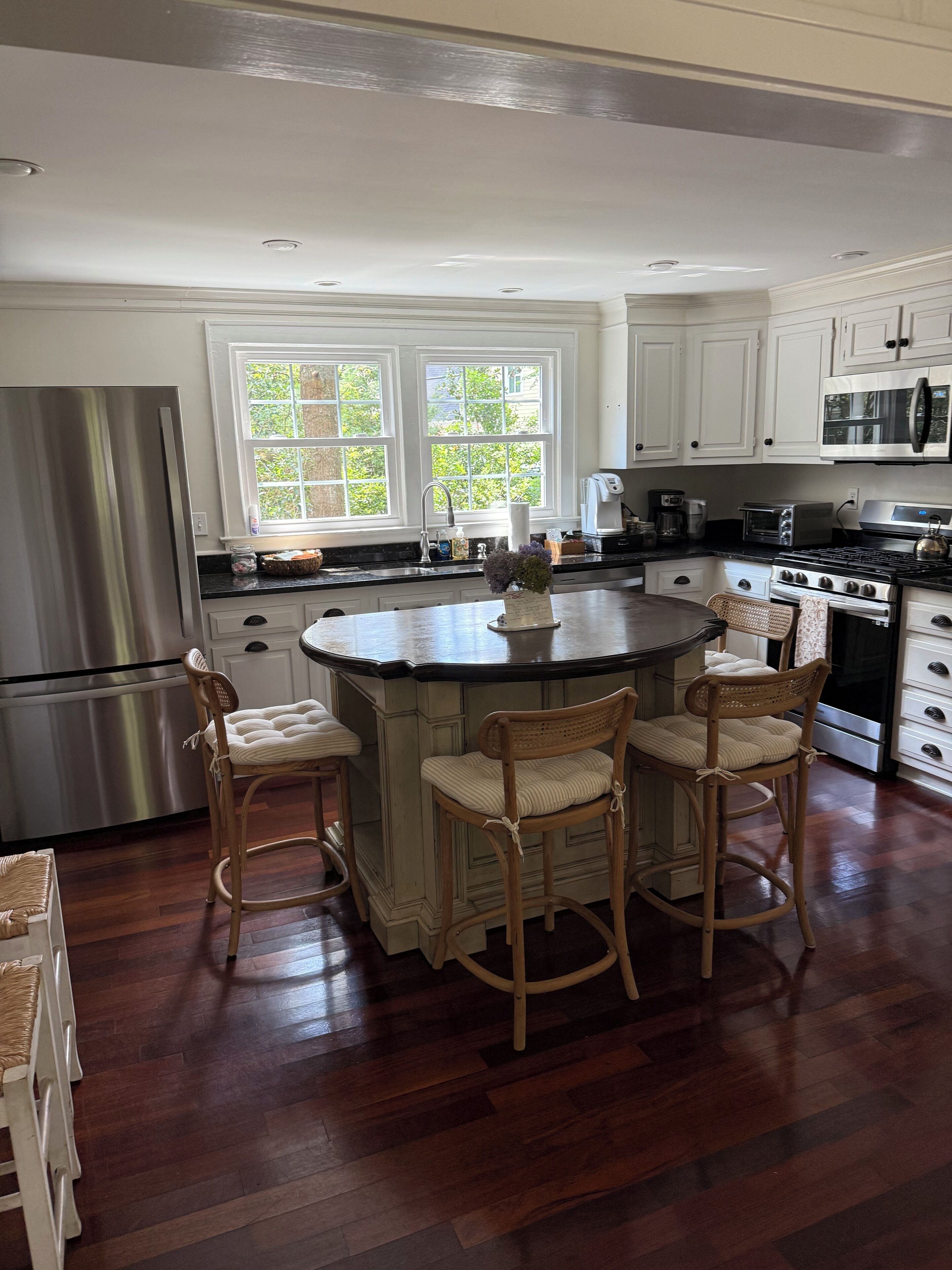 雪櫃、微波爐、焗爐、爐具