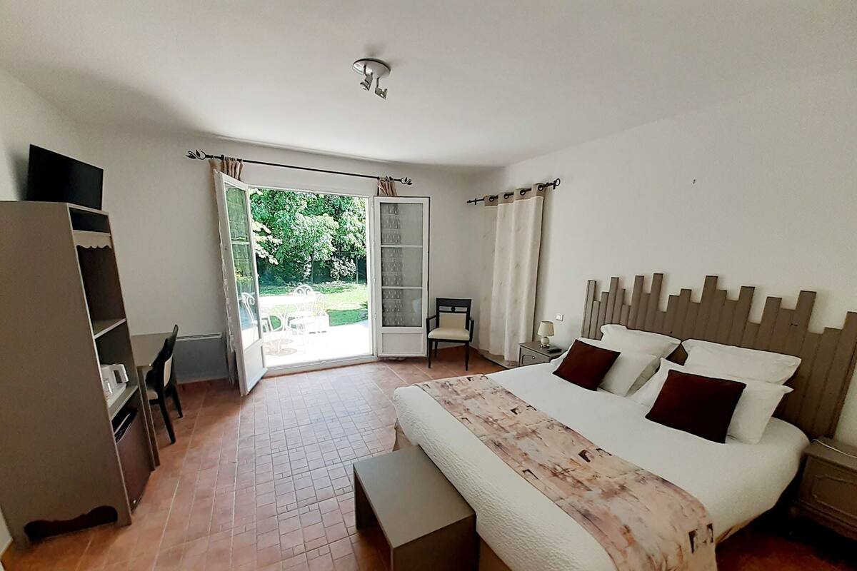 Comfort Double Room | Premium bedding, in-room safe, individually decorated, desk