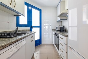 Frigorifero, microonde, forno, lavastoviglie