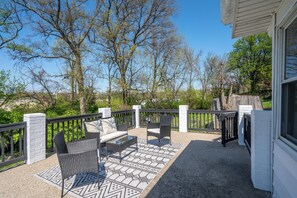 Terrace/patio - Charming Charloe (Cincinnati)