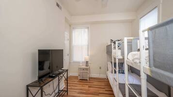 4 bedrooms, individually decorated, individually furnished, free WiFi