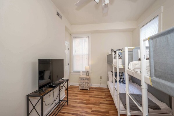 1 bedroom, individually decorated, individually furnished, free WiFi
