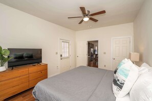 House, Multiple Beds, Kitchen | 4 bedrooms, individually decorated, individually furnished, free WiFi - Cityscape Escape (Cincinnati)