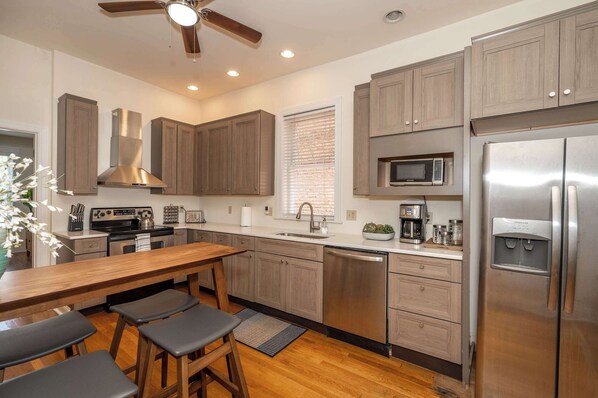 House, Multiple Beds, Kitchen | Private kitchen