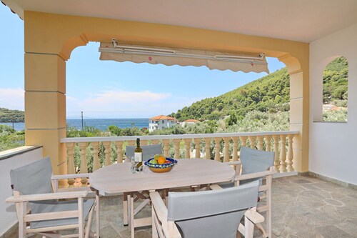 Wonderful apartments 70m away from the sea, less than 1min walk to the seafront 