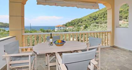 Wonderful apartments 70m away from the sea, less than 1min walk to the seafront