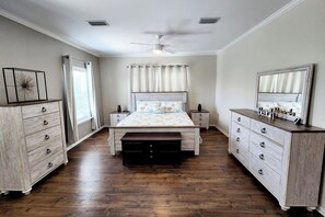 3 bedrooms, iron/ironing board, free WiFi, bed sheets