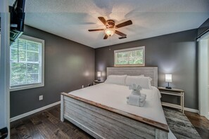 Cabin, Multiple Beds, Hot Tub