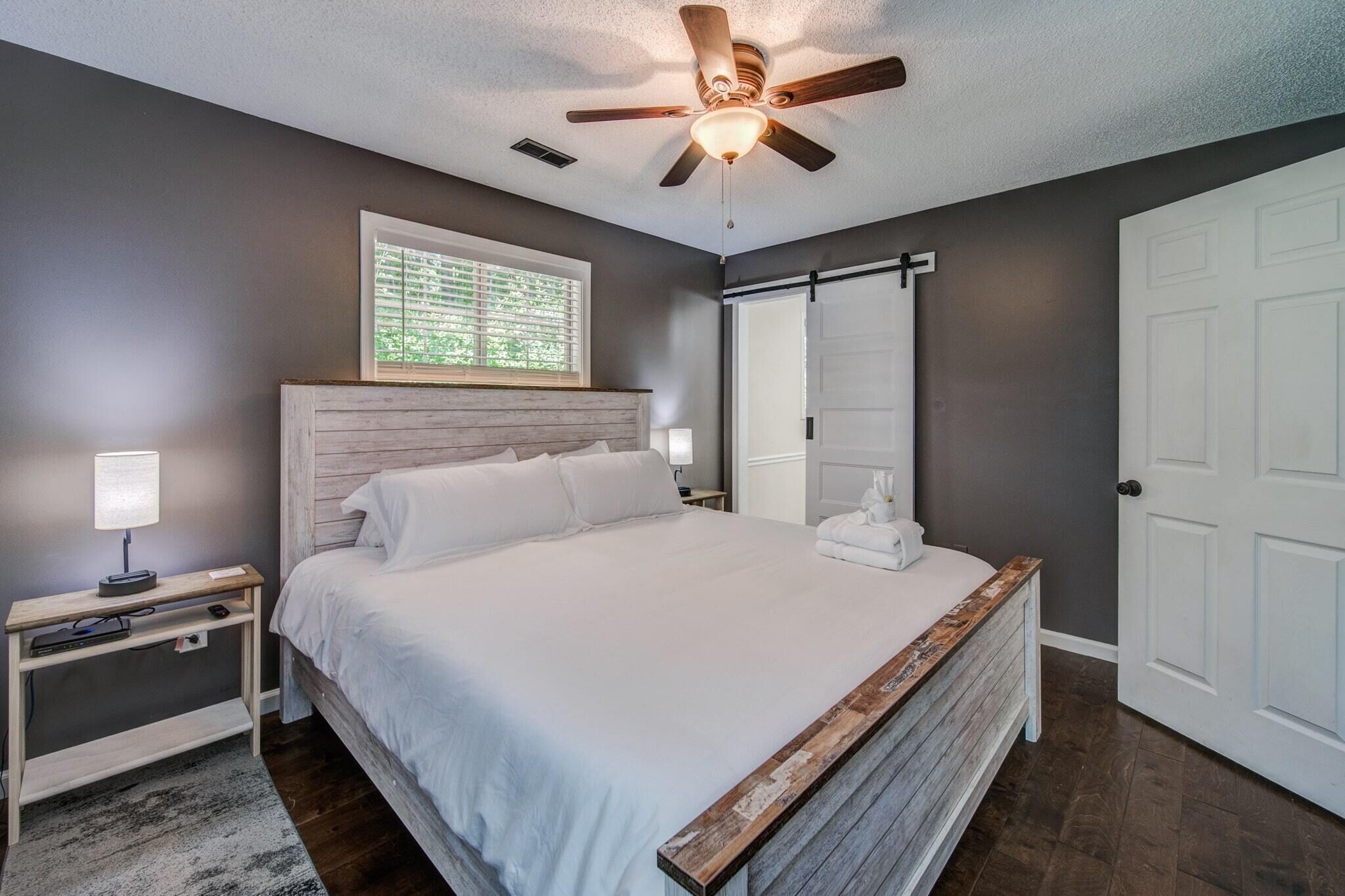 Cabin, Multiple Beds, Hot Tub | 3 bedrooms, individually decorated, individually furnished, free WiFi