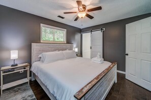 Kabin, Beberapa Tempat Tidur, hot tub | 3 kamar tidur dan didekorasi berbeda-beda