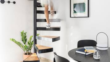 Dúplex, terraza | Espacio para trabajar con un portátil y sistema de insonorización