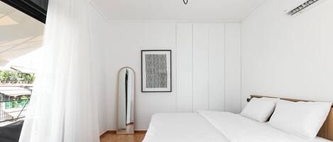 Duplex, Terrace | 1 bedroom, individually decorated, individually furnished