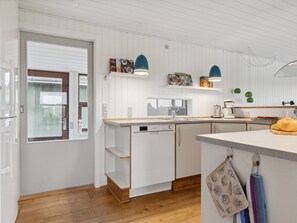 Køleskab, mikrobølgeovn, ovn, opvaskemaskine