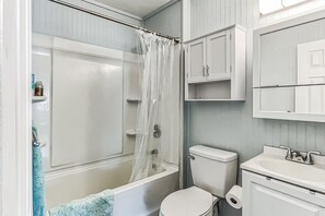 獨棟房屋, 多張床, 廚房, 花園景觀 | 浴室 | 毛巾、衛生紙