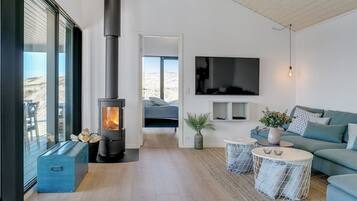 Televisie en een open haard