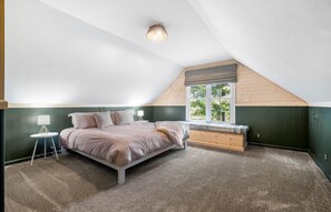 4 makuuhuonetta, vauvan matkasänky, ilmainen Wi-Fi, vuodevaatteet