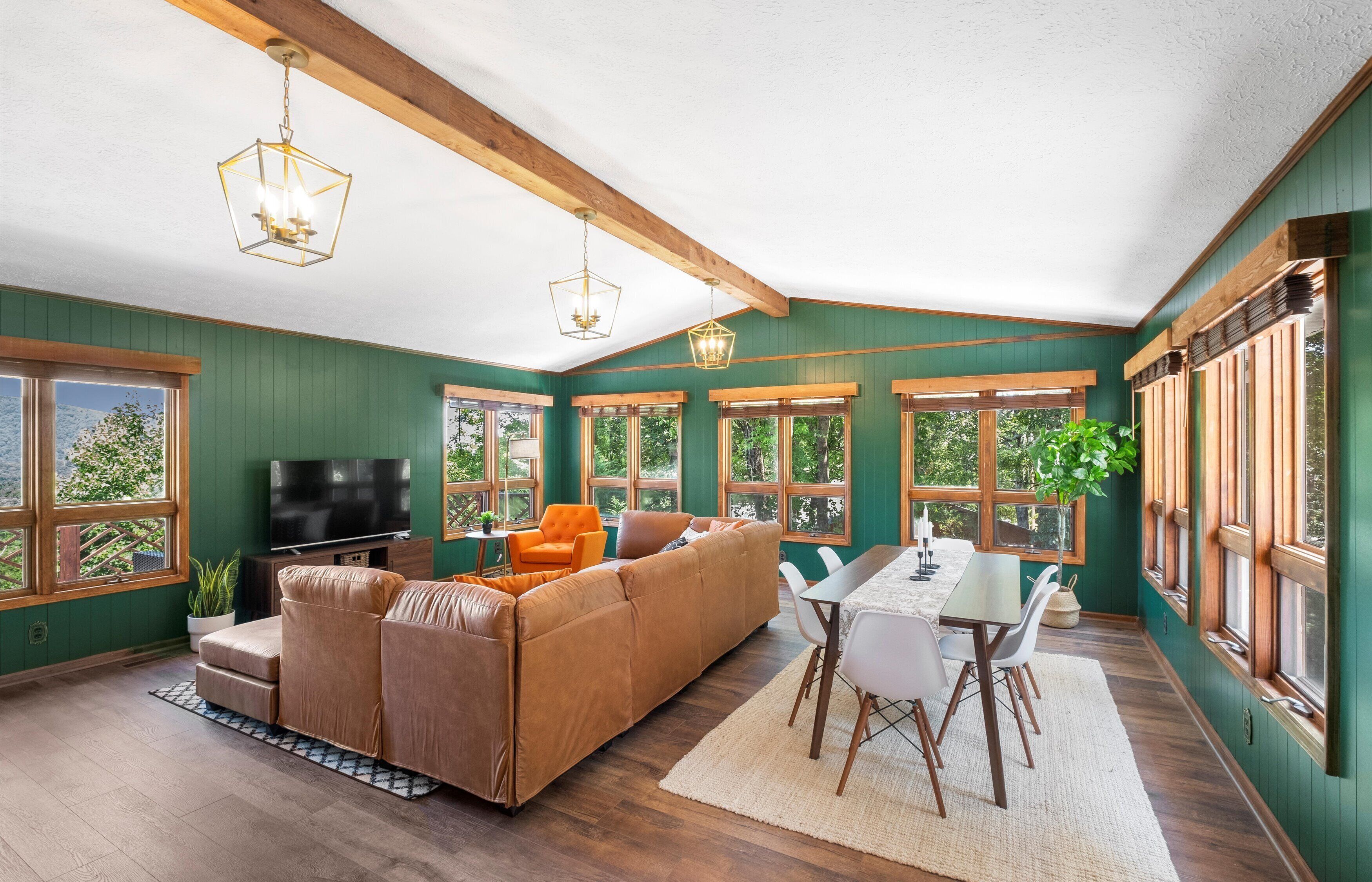 Smart-TV, Kamin, Bücher