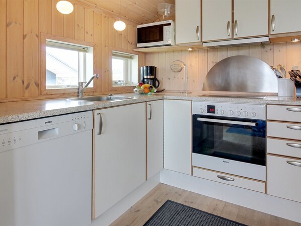 Køleskab, mikrobølgeovn, ovn, opvaskemaskine