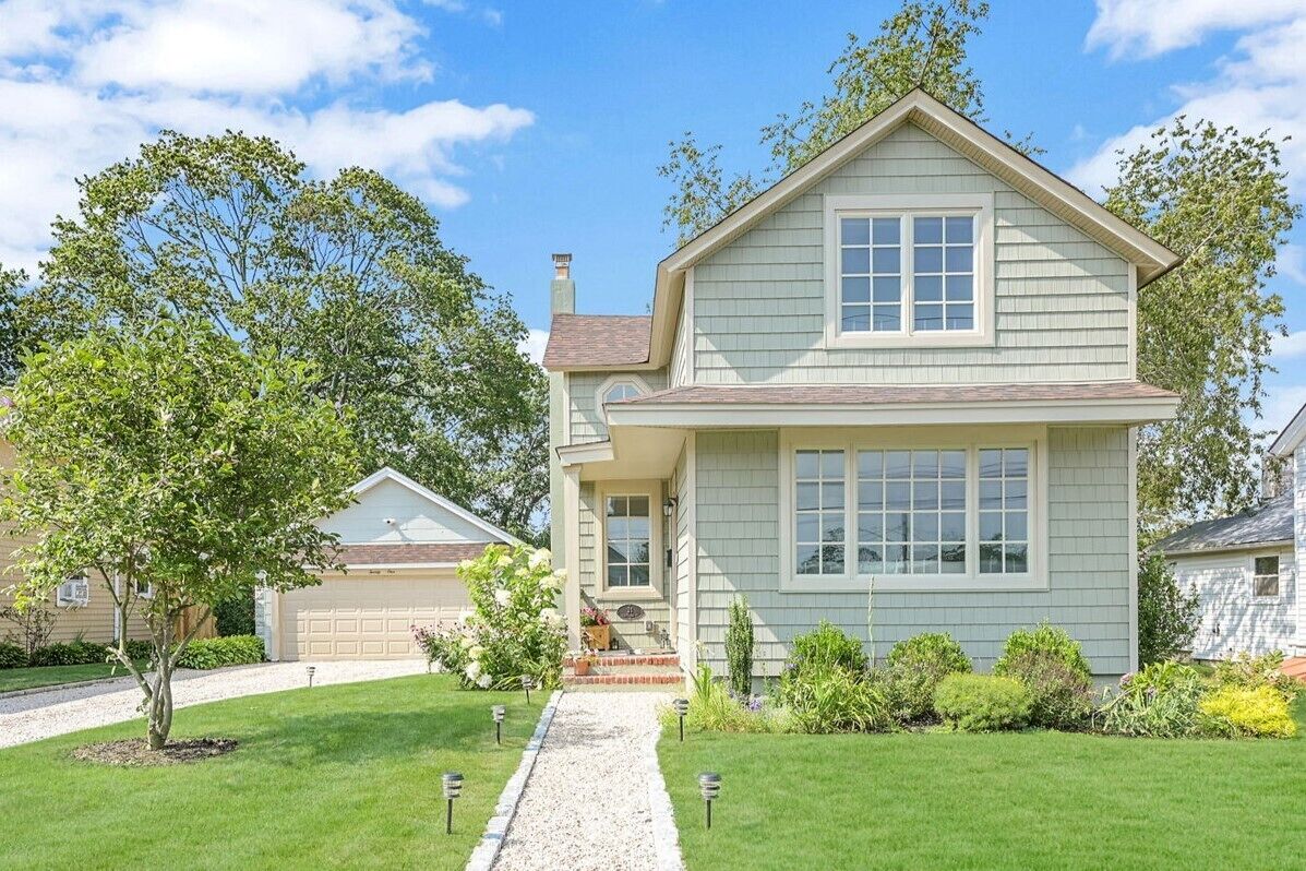 Elegant  Patchogue Manor