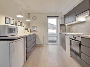 Køleskab, mikrobølgeovn, ovn, opvaskemaskine