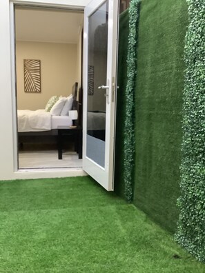 1 bedroom, in-room safe, iron/ironing board, free WiFi