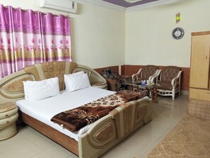 Deluxe Double Room | 1 bilik tidur, kalis bunyi, seterika/papan seterika, Wi-fi percuma