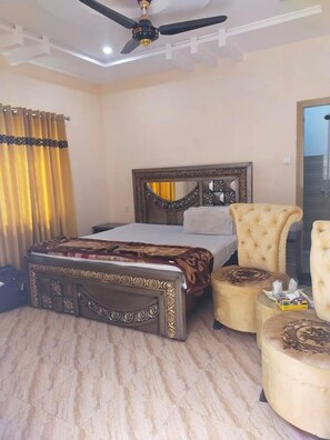 Deluxe Double Room | 1 bilik tidur, kalis bunyi, seterika/papan seterika, Wi-fi percuma