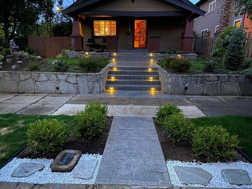 Spacious 1 Bedroom Apt in Alberta / Alameda Neighborhood