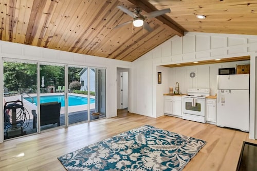 Forest Acres 5BR Home w/ Private Pool & Pool House