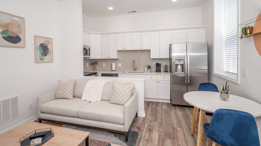 Covington Charm 202