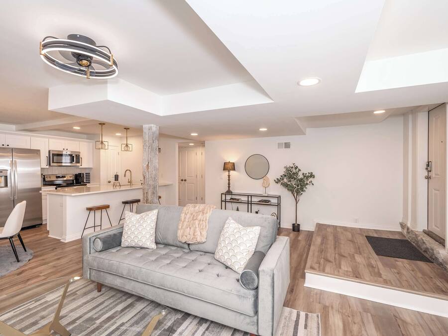 Condo, 1 Queen Bed with Sofa bed, Kitchen | Living area | TV