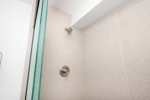 Condo, 1 Katil Ratu (Queen) dengan Katil Sofa, Kitchen | Bilik Mandi | Tuala disediakan, tisu tandas