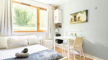 1 bedroom, iron/ironing board, WiFi, bed sheets