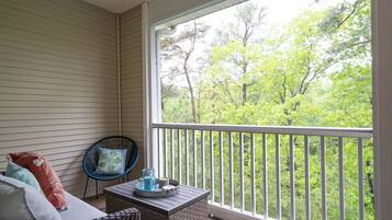 Condo, Multiple Beds, Balcony, Garden View | Property grounds