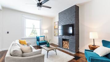 House, Multiple Beds, Kitchen, Garden View | Living area | TV