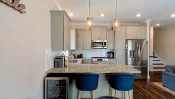 House, Multiple Beds, Balcony | Private kitchen | Fridge, microwave, oven, stovetop