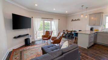 House, Multiple Beds, Balcony | Living area