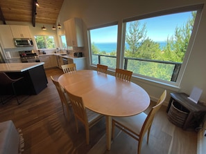 Dining - The Beach House with Beautiful Ocean Views! (Whitethorn)