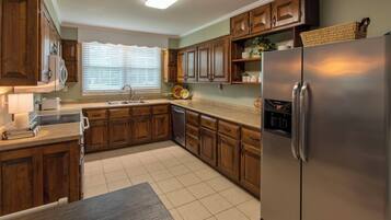 Nhà, nhiều giường, bếp, quang cảnh vườn | Bếp riêng | Tủ lạnh, lò vi sóng, lò nướng, bếp nấu